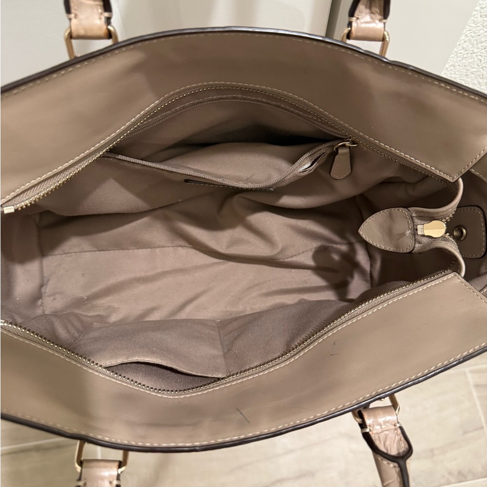 Coach Tan Croc-Embossed Women's Bag - Picture 4 of 9